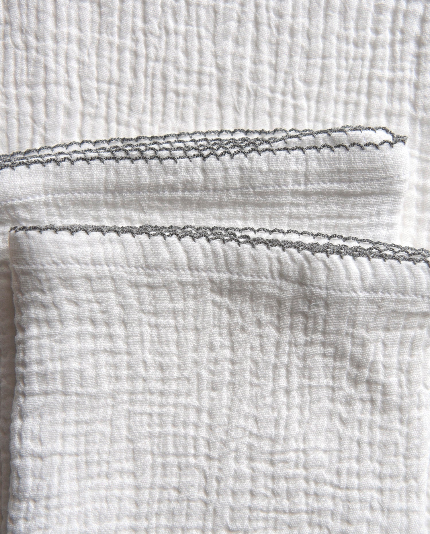 AOI CLOTH MEDIUM - CO LABEL