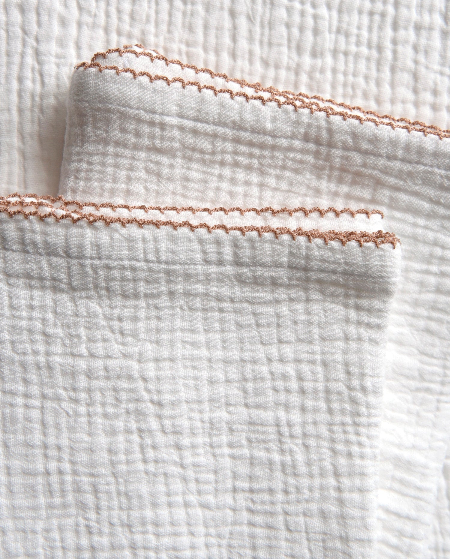 AOI CLOTH MEDIUM - CO LABEL