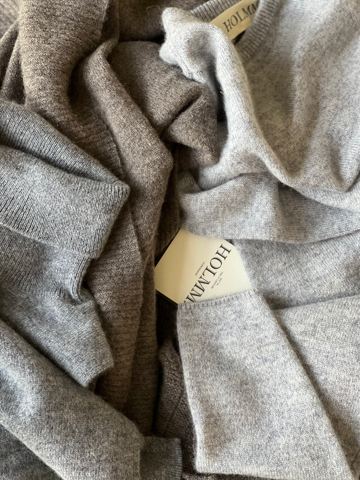 Lou Neck Cover Derby - CO LABEL