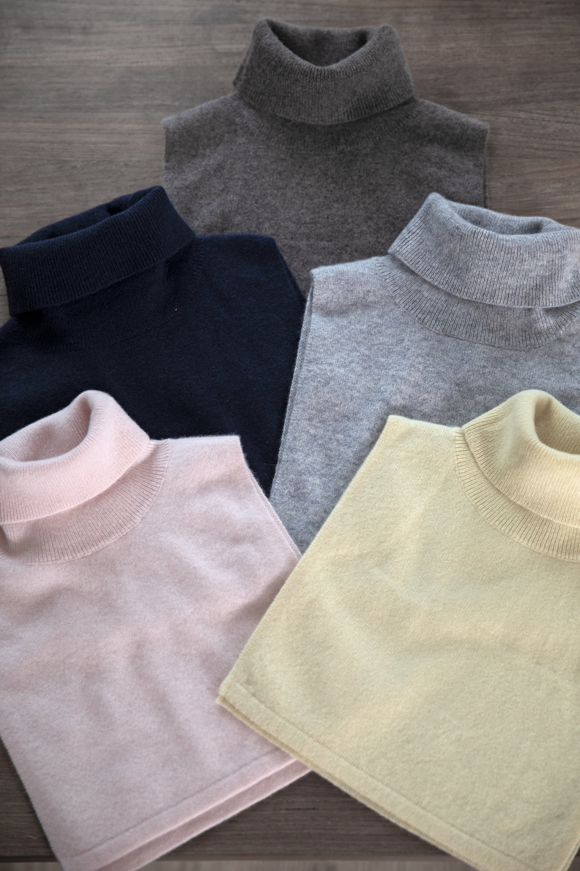 Lou Neck Cover Navy - CO LABEL