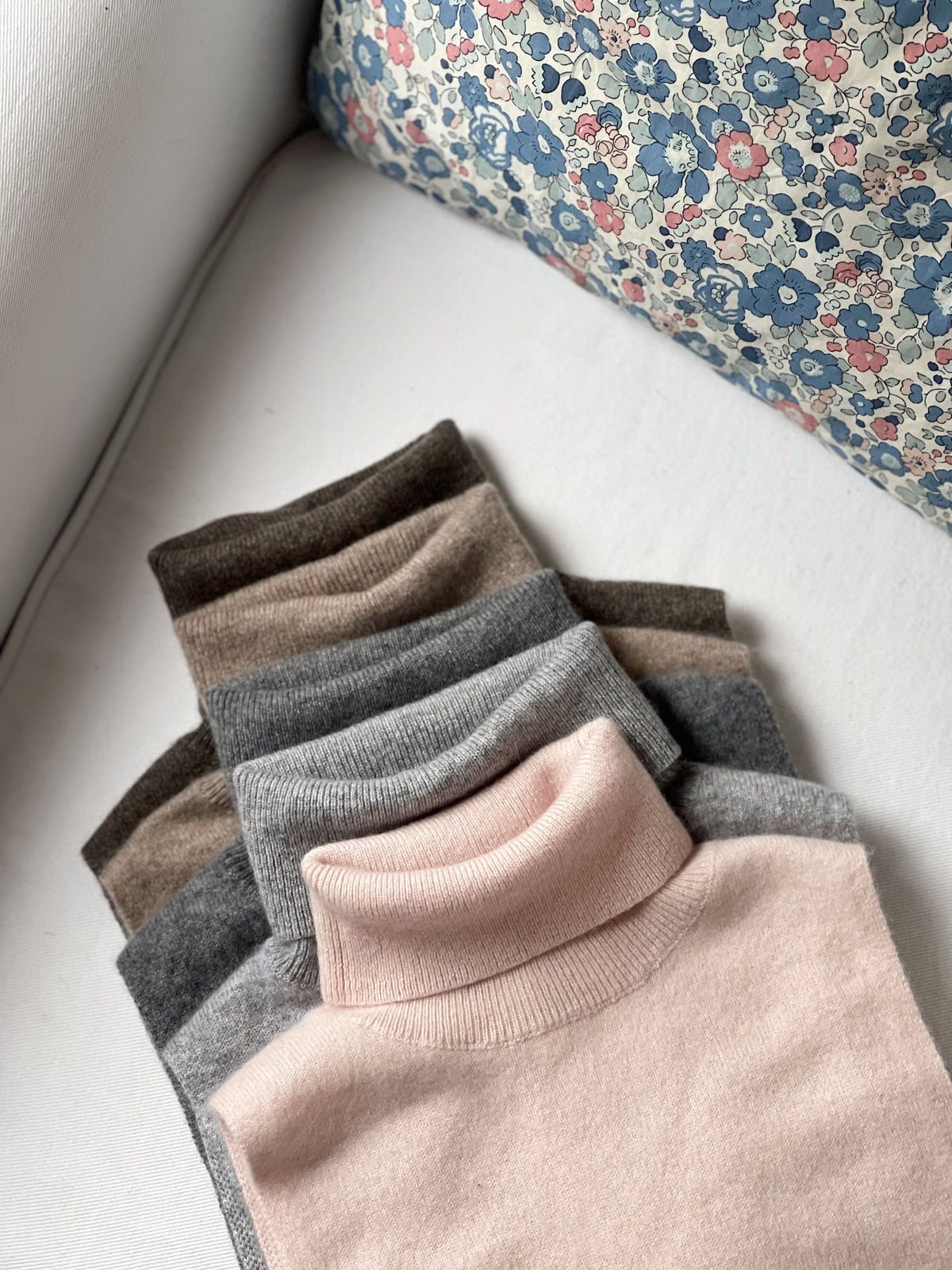 Lou Neck Cover Toast - CO LABEL