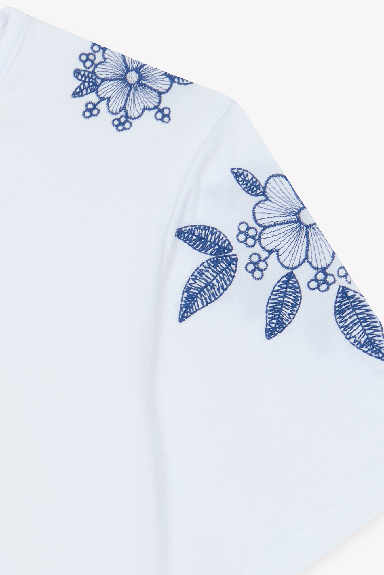 Broderet Tee
