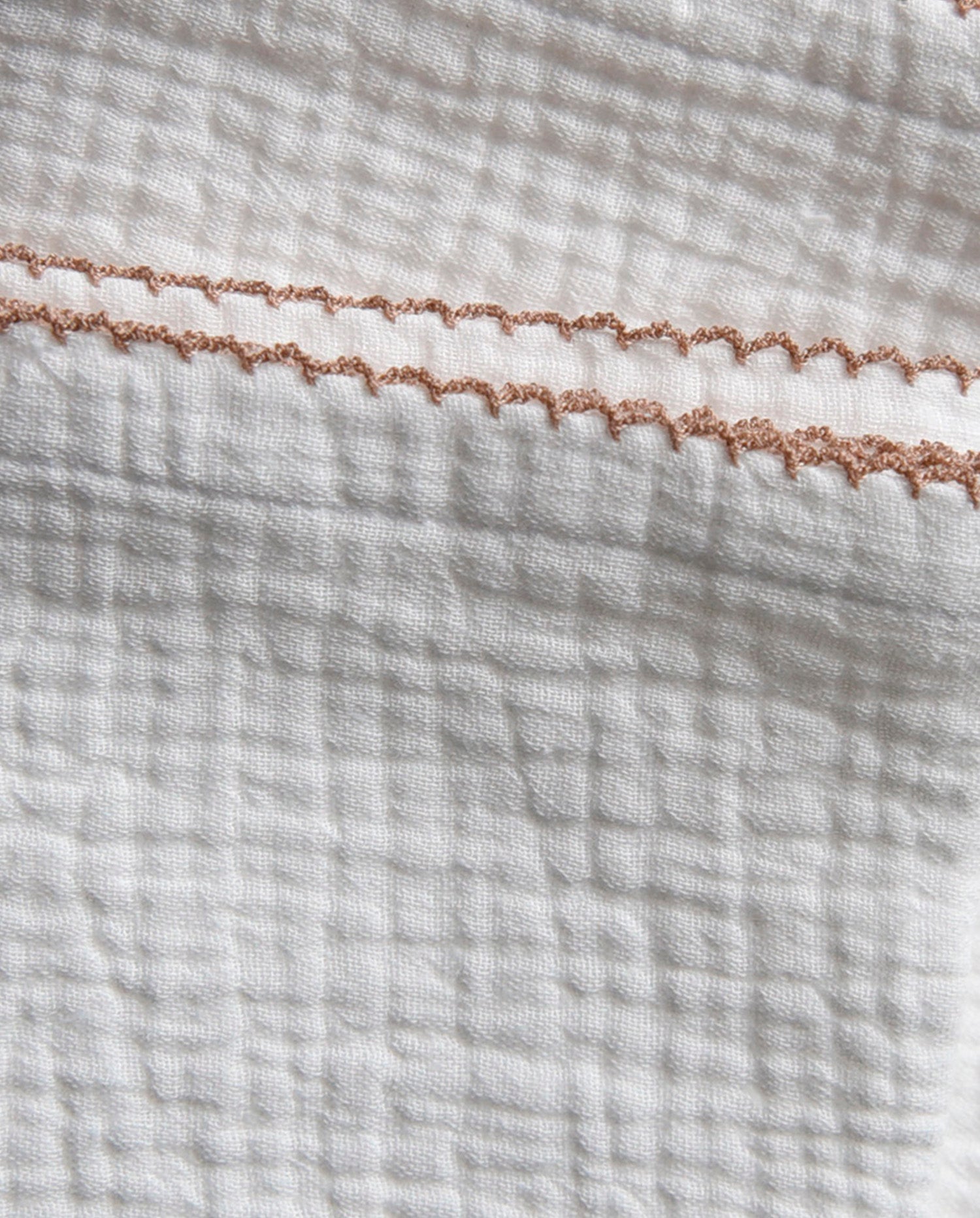 AOI CLOTH MEDIUM - CO LABEL